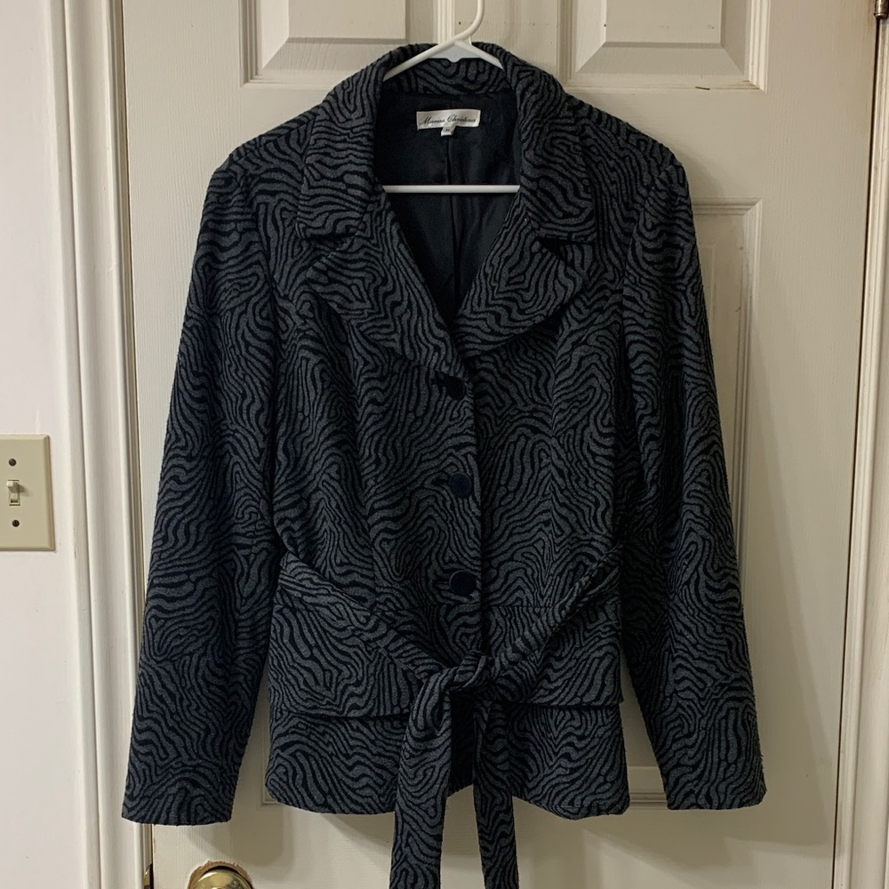 🌷3 for $25🌷Marisa Christina, US M, Grey & Black Zebra Print Belted Tiered Coat